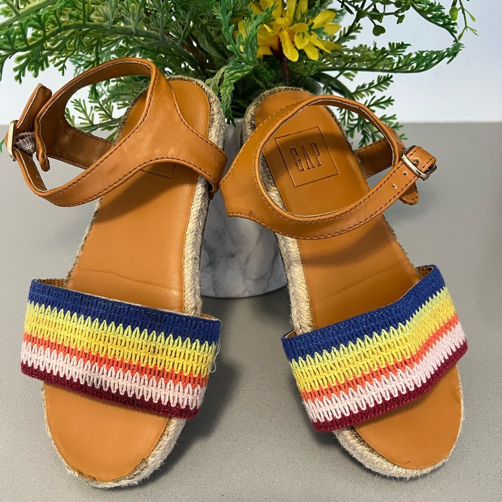 GAP SANDALS - Picture 5 of 8